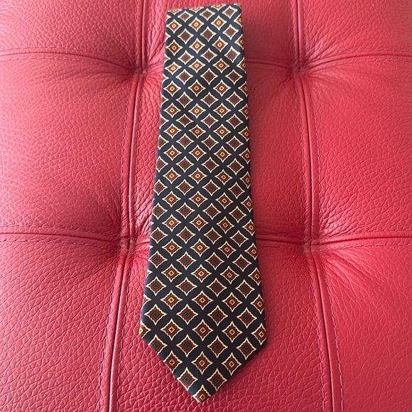 Burberry all silk printed 55” men’s Tie